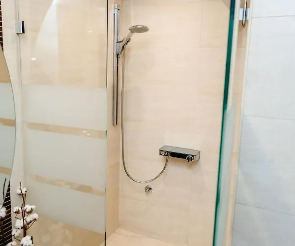 Rosewood Ποντγορίτσα