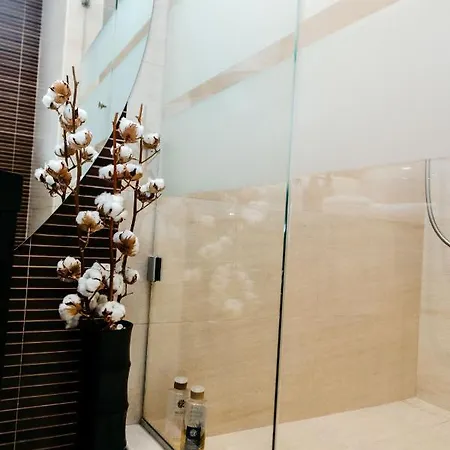 Rosewood 아파트 *