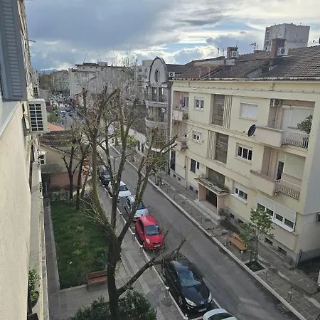 Rosewood 아파트 *